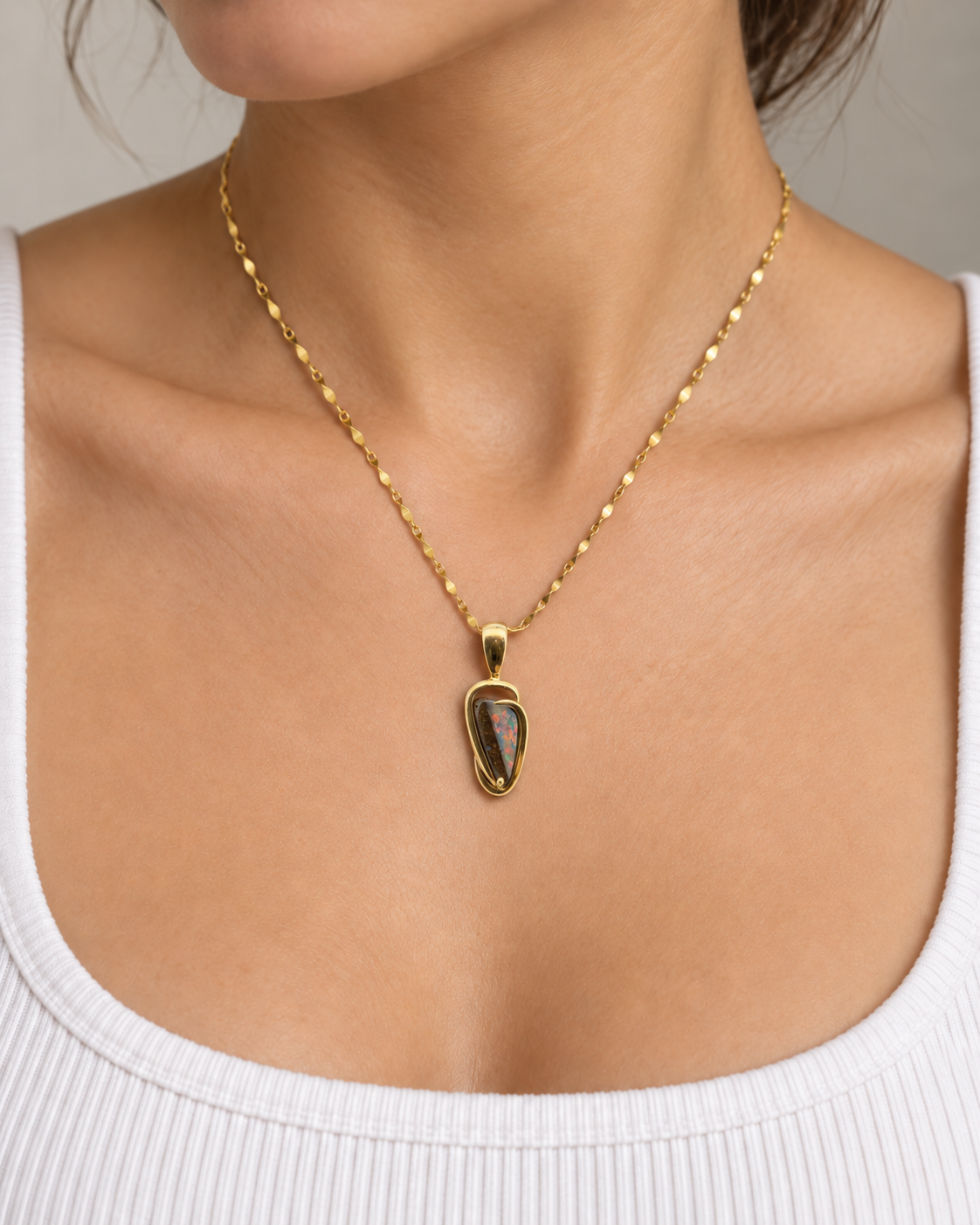Outback Glow – 18K Gold Queensland Boulder Opal Pendant